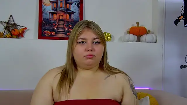 Snapshot of LillianKim chatting on November 2025 06:40:01 AM LillianKim online show from November 2025 06:40:01 AM