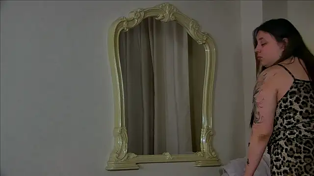 LillianKim online show from September 2025 06:36:02 PM