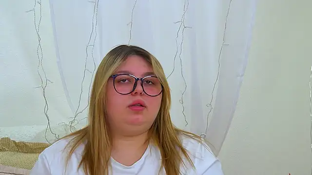 LillianKim online show from March 2026 06:35:01 PM