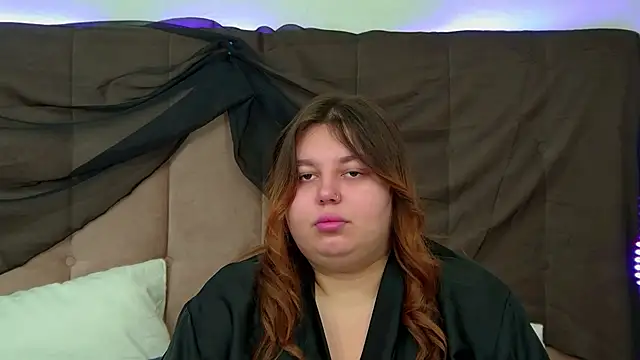 Snapshot of LillianKim chatting on October 2025 07:09:01 AM LillianKim online show from October 2025 07:09:01 AM