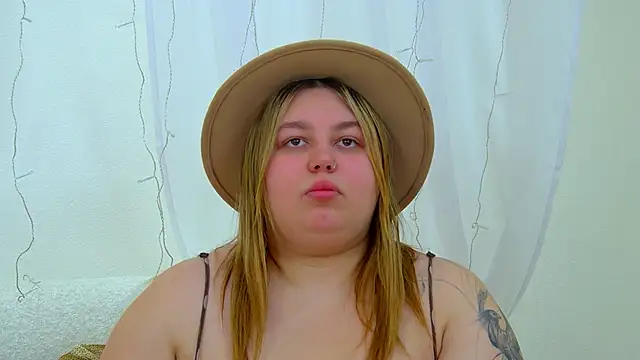 LillianKim online show from February 2026 06:48:01 PM