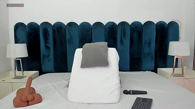 marianaaguii online show from April 2026 02:47:02 PM