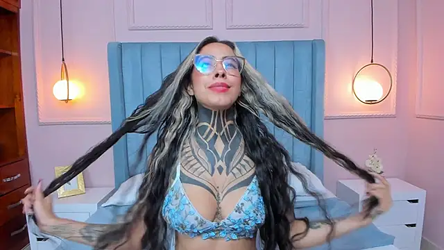 NicoleBlum online show from March 2025 11:03:02 PM