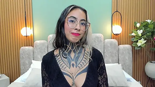 NicoleBlum online show from March 2025 04:42:02 PM