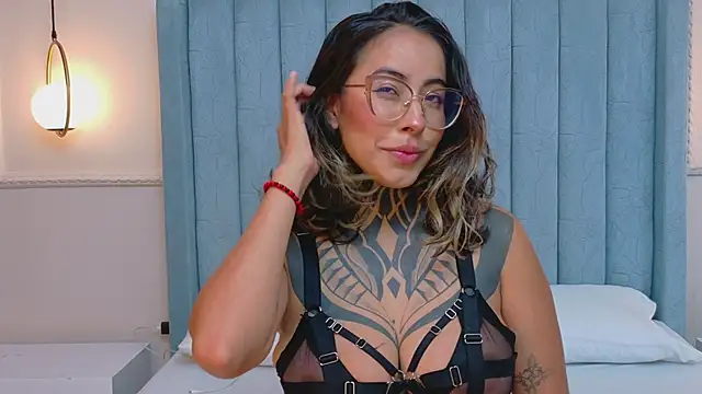 NicoleBlum online show from May 2026 07:54:02 PM
