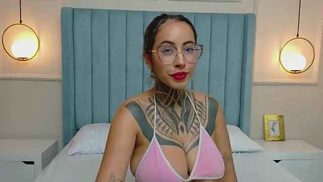 NicoleBlum online show from April 2026 07:26:02 PM