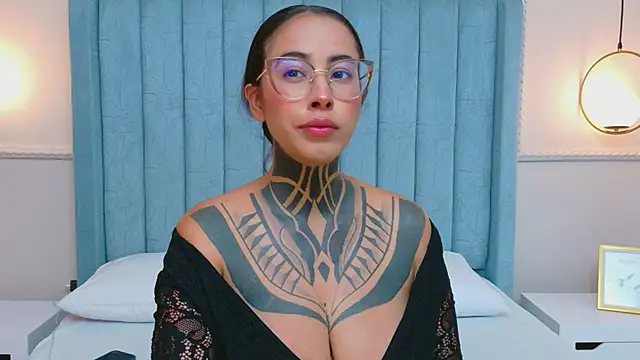 NicoleBlum online show from May 2026 08:07:02 PM
