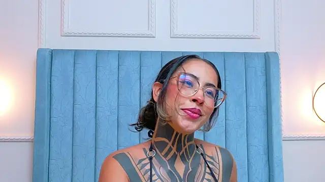 Snapshot of NicoleBlum chatting on June 2026 07:47:02 PM NicoleBlum online show from June 2026 07:47:02 PM