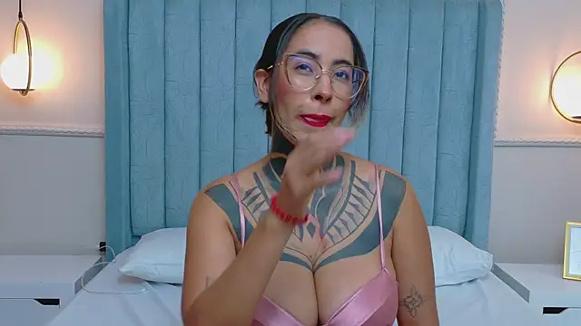 NicoleBlum online show from May 2026 07:56:02 PM