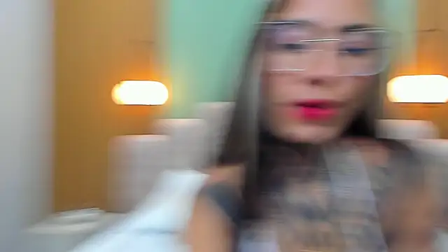 NicoleBlum online show from February 2025 01:48:02 PM