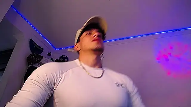 strongboy  online show from November 2025 07:03:01 PM