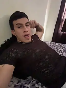 strongboy  online show from April 2026 07:50:02 PM