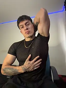 strongboy  online show from May 2026 08:23:01 PM