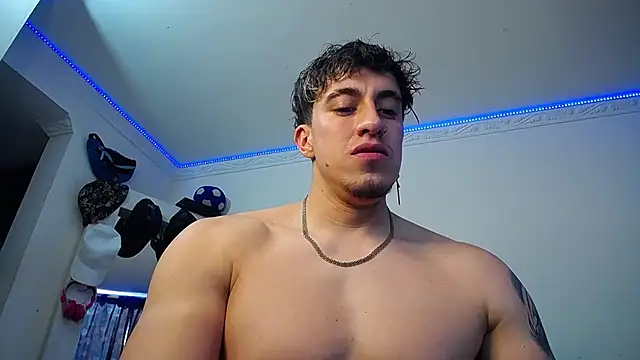 Snapshot of strongboy_ chatting on October 2025 06:53:02 PM strongboy online show from October 2025 06:53:02 PM