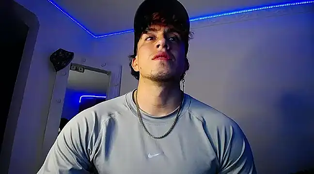 Snapshot of strongboy_ chatting on December 2024 05:27:02 AM strongboy online show from December 2024 05:27:02 AM