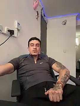 strongboy  online show from April 2026 07:37:02 PM