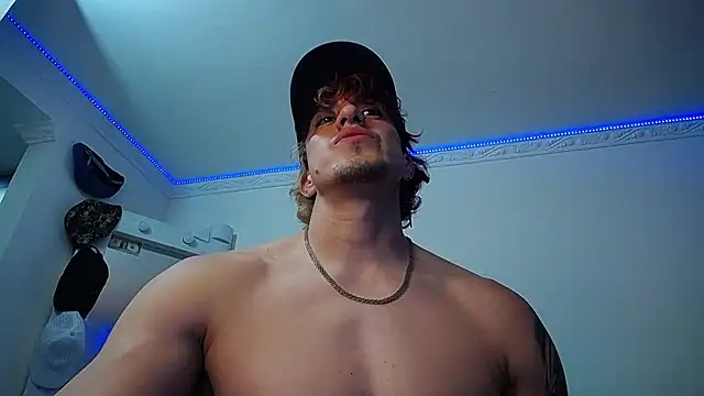 Snapshot of strongboy_ chatting on March 2025 02:05:02 AM strongboy online show from March 2025 02:05:02 AM