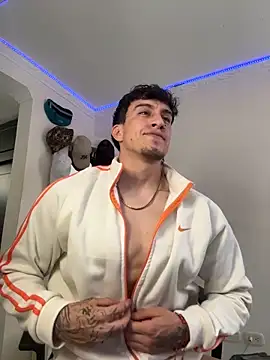 Snapshot of strongboy_ chatting on February 2026 05:54:01 PM strongboy online show from February 2026 05:54:01 PM