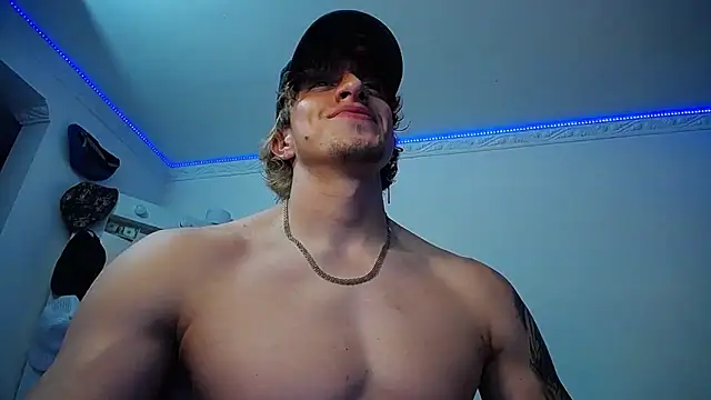 Snapshot of strongboy_ chatting on March 2025 05:30:01 AM strongboy online show from March 2025 05:30:01 AM