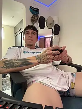 Snapshot of strongboy_ chatting on February 2026 05:59:02 PM strongboy online show from February 2026 05:59:02 PM