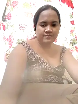 Sexiest quen online show from November 2025 06:23:01 AM