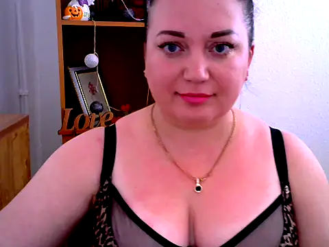 AmanaGi online show from November 2025 04:43:02 PM