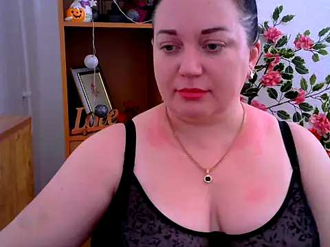 Snapshot of AmanaGi chatting on December 2025 04:29:01 PM AmanaGi online show from December 2025 04:29:01 PM