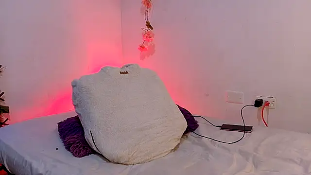 -Camila  online show from April 2026 02:03:02 AM