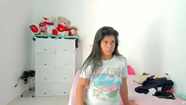 sweetnia online show from April 2026 05:52:02 PM