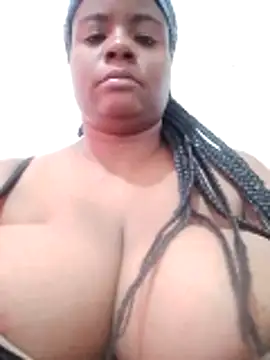 Snapshot of bigtitssxx chatting on November 2025 07:30:01 PM bigtitssxx online show from November 2025 07:30:01 PM