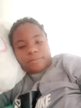 Snapshot of bigtitssxx chatting on October 2025 07:47:02 PM bigtitssxx online show from October 2025 07:47:02 PM