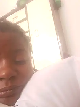 Snapshot of bigtitssxx chatting on September 2025 06:15:01 PM bigtitssxx online show from September 2025 06:15:01 PM