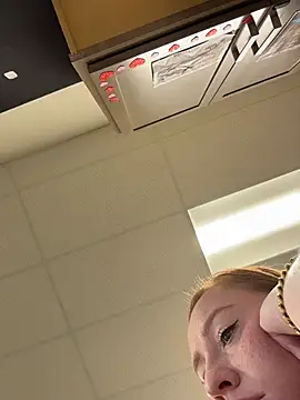 cinnatitties online show from October 2025 05:32:01 PM