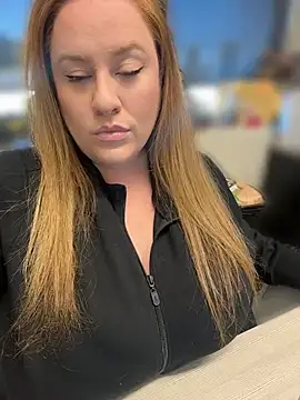 Snapshot of cinnatitties chatting on June 2026 08:25:01 PM cinnatitties online show from June 2026 08:25:01 PM