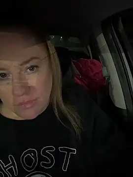 cinnatitties online show from November 2025 07:00:02 AM