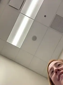 cinnatitties online show from December 2025 03:49:01 PM