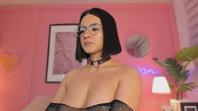 Snapshot of SoySaraa chatting on March 2025 05:02:01 AM SoySaraa online show from March 2025 05:02:01 AM