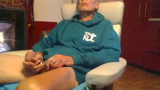 pierre5004 online show from October 2025 05:36:02 PM