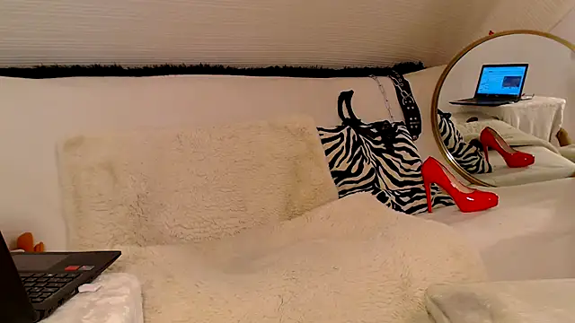 Michaela333 online show from April 2026 03:25:02 PM