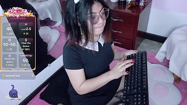 Catwhite  online show from February 2026 05:55:02 PM