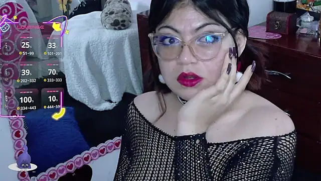 Catwhite  online show from February 2026 05:13:02 PM