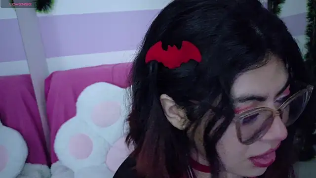 Catwhite  online show from December 2025 04:40:02 PM