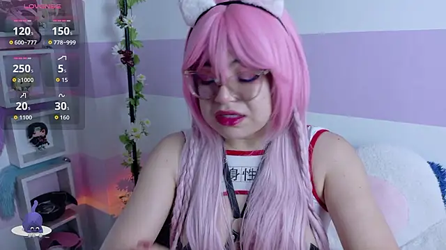 Catwhite  online show from February 2026 03:42:01 PM