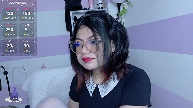 Catwhite  online show from February 2026 07:03:01 PM