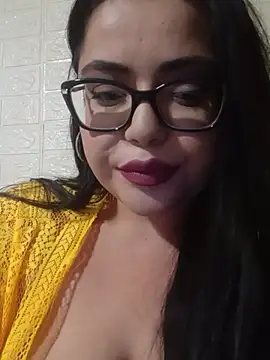 AriaRussell online show from July 2026 06:59:02 PM