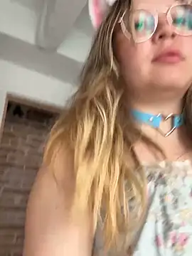 Darling XXX online show from April 2026 06:52:01 PM