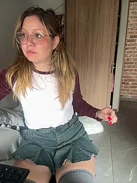 Darling XXX online show from April 2026 07:48:01 PM