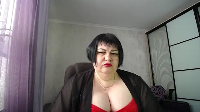 JuicyLady Di online show from May 2026 05:00:02 AM