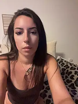 Snapshot of SissiVienna chatting on July 2026 08:16:01 PM SissiVienna online show from July 2026 08:16:01 PM