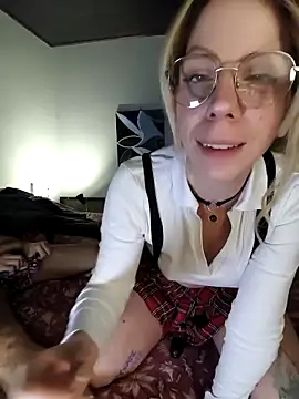 OnnaaH online show from December 2025 05:15:02 PM